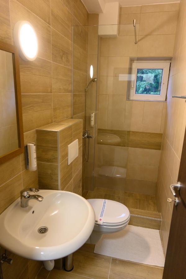 Jezero Kudrec Hotel Smederevska Palanka Ngoại thất bức ảnh